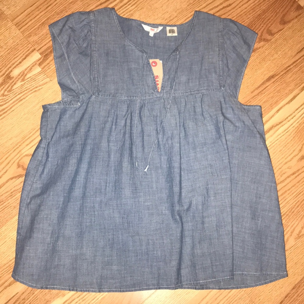 Light denim top